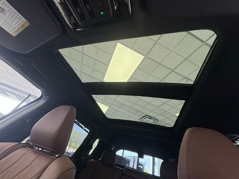 New 2025 Mitsubishi Outlander SEL image 36