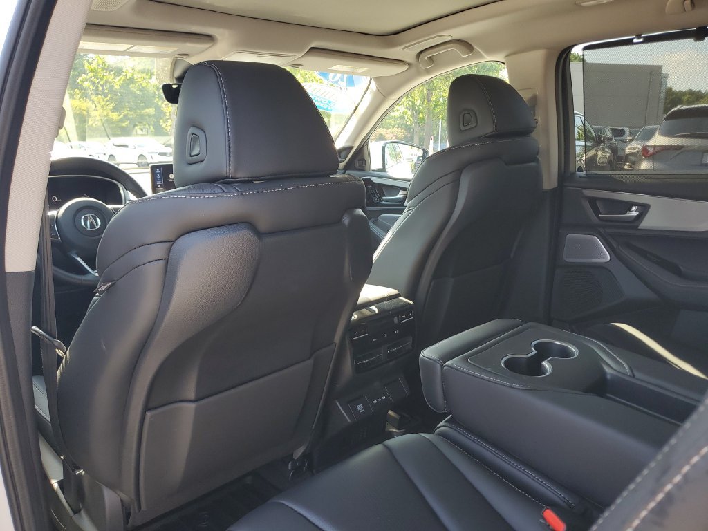 Certified 2026 Acura MDX w/ Technology Package FWD image 12
