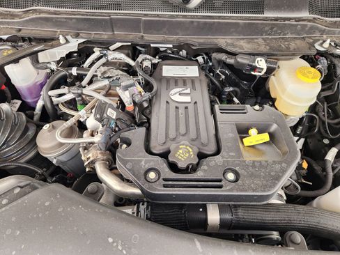 New 2026 RAM 2500 Laramie AWD/4WD image 24