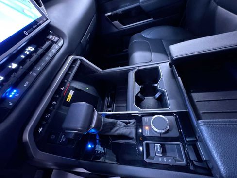 Used 2022 Toyota Tundra Limited image 29