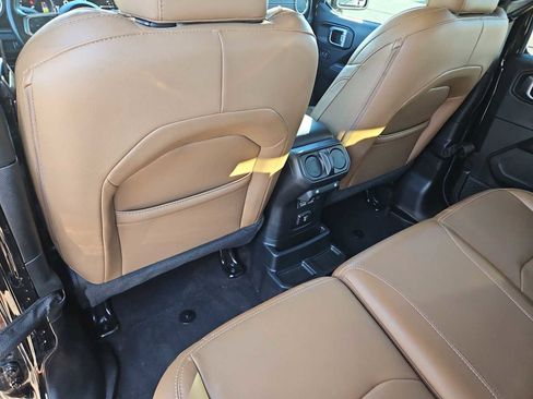 Used 2023 Jeep Wrangler Sahara w/ Cold Weather Group image 17