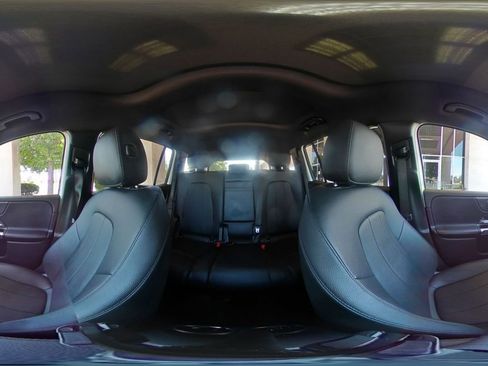 Used 2025 Mercedes-Benz GLB 250 image 45
