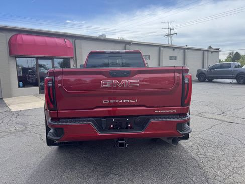 Used 2024 GMC Sierra 3500 Denali w/ Denali Reserve Package AWD/4WD image 4