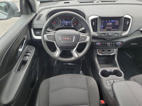 Used 2024 GMC Terrain SLE w/ Driver Convenience Package FWD image 9