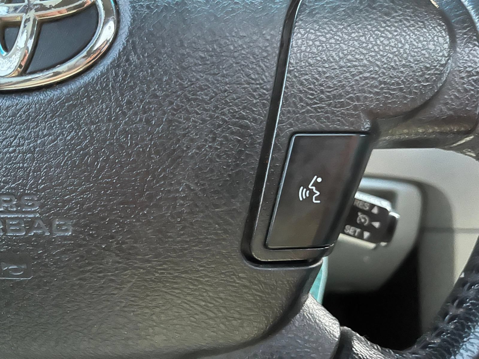 Used 2010 Toyota Tundra Limited w/ Platinum Pkg AWD/4WD image 15