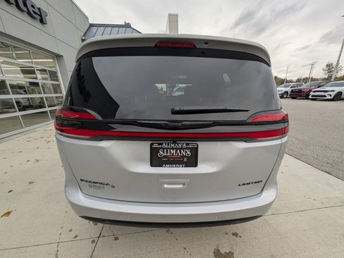New 2026 Chrysler Pacifica Limited w/ S Appearance Package image 10