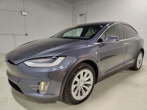 Used 2020 Tesla Model X Long Range image 16