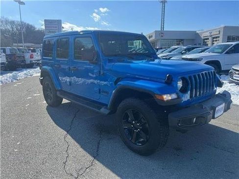 Used 2022 Jeep Wrangler Unlimited Sahara image 35