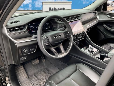 Used 2024 Jeep Grand Cherokee L Limited w/ Luxury Tech Group II image 13