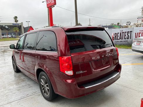 Used 2017 Dodge Grand Caravan SXT FWD image 5