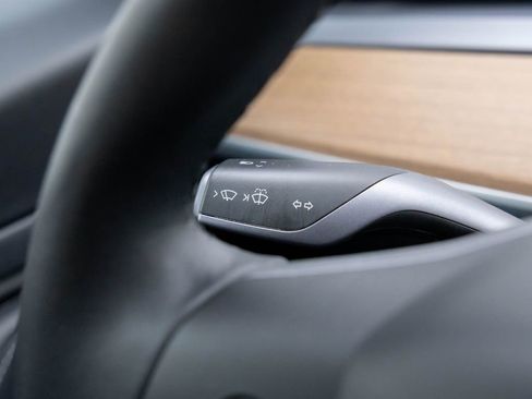 Used 2020 Tesla Model 3 Standard Range Plus image 27