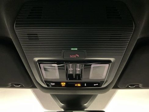 Used 2024 Volkswagen Atlas Cross Sport SEL R-Line image 19