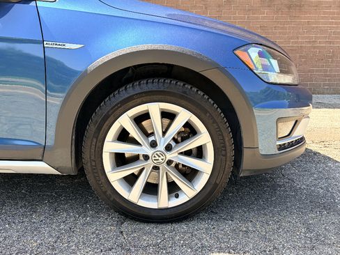 Used 2019 Volkswagen Golf Alltrack SE AWD/4WD image 9