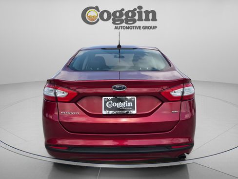Used 2016 Ford Fusion SE w/ SE Cold Weather Package FWD image 5