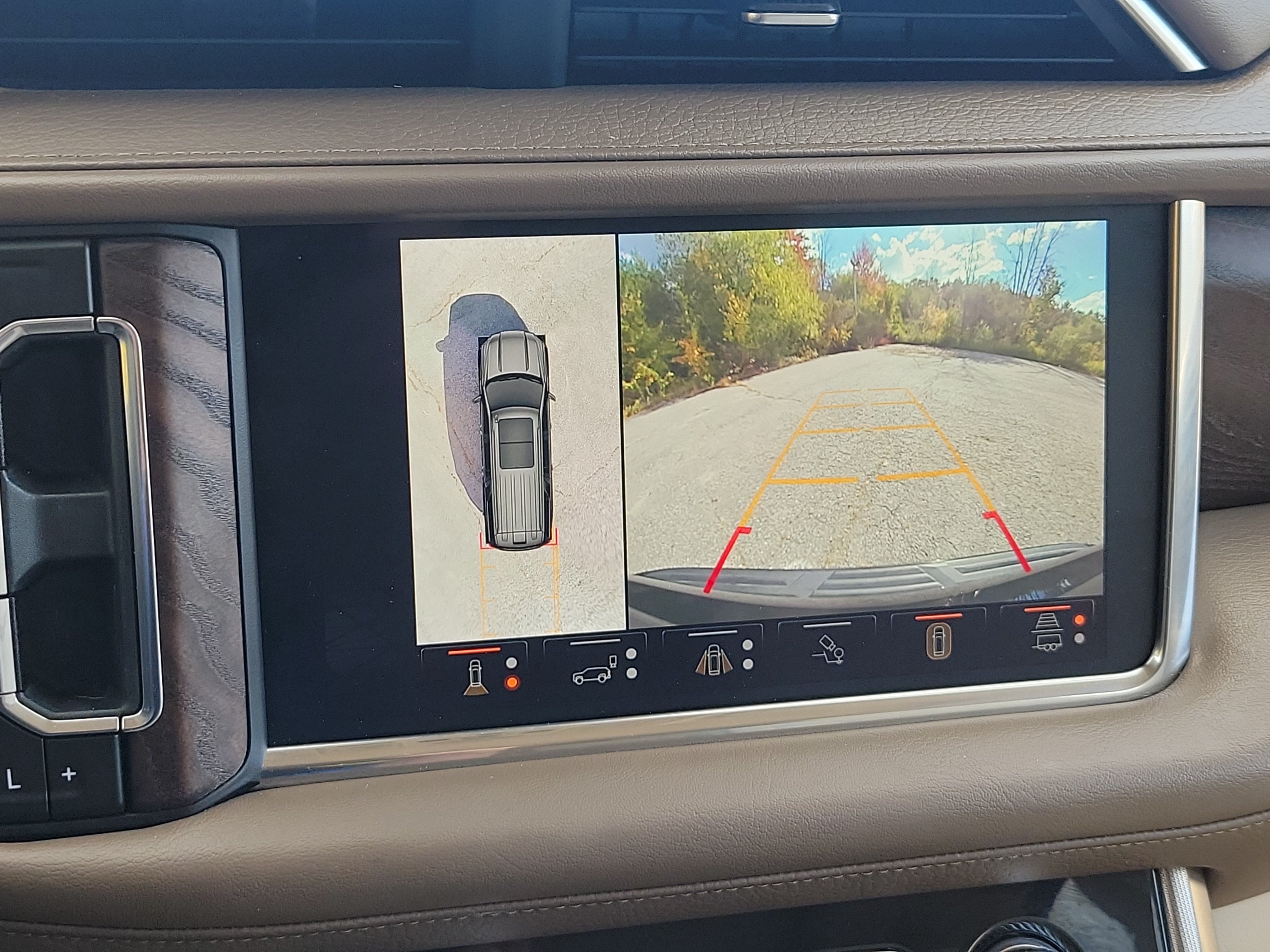 Used 2023 GMC Yukon Denali AWD/4WD image 27