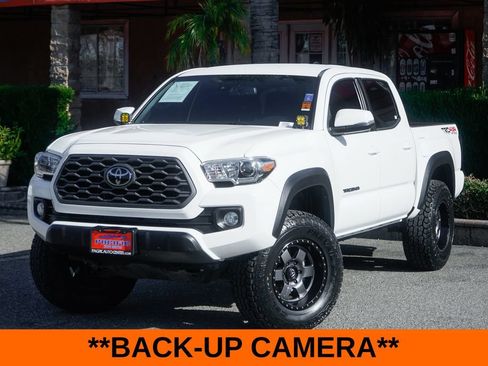 Used 2021 Toyota Tacoma TRD Off-Road w/ Technology Package AWD/4WD image 4