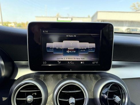 Used 2018 Mercedes-Benz GLC 300 4MATIC w/ Premium Package image 22