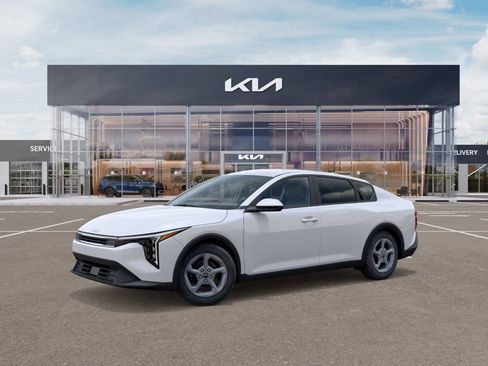 New 2025 Kia K4 FWD image 3