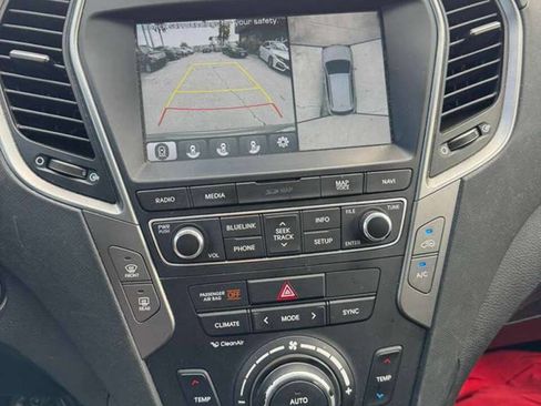 Used 2018 Hyundai Santa Fe Sport image 11