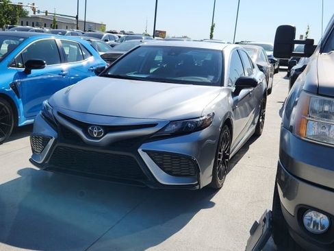 Used 2023 Toyota Camry SE w/ Convenience Package FWD image 1