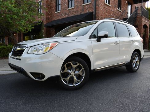 Used 2016 Subaru Forester 2.5i Touring w/ Eyesight & Navigation System image 47
