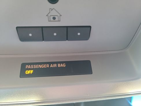 Used 2015 GMC Yukon XL Denali w/ Premium Package image 21