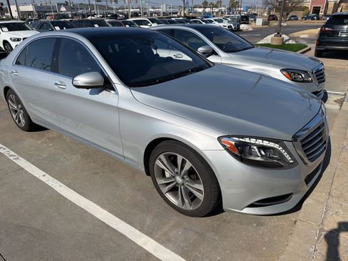 Used 2015 Mercedes-Benz S 550 4MATIC Sedan image 2