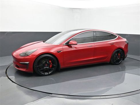 Used 2018 Tesla Model 3 Performance image 2