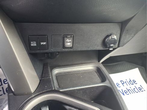 Used 2018 Toyota RAV4 LE w/ All Weather Liner Package image 12