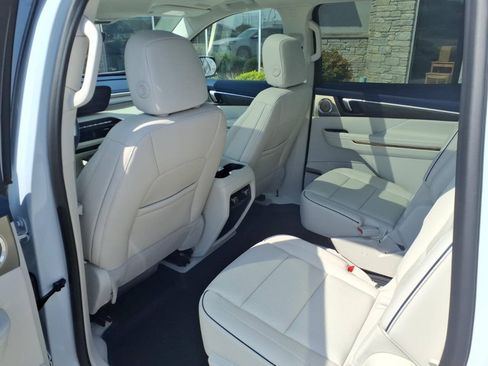 Used 2026 Buick Enclave Avenir w/ Super Cruise Package AWD/4WD image 10
