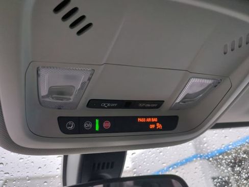 Used 2021 Chevrolet Traverse LS FWD image 24