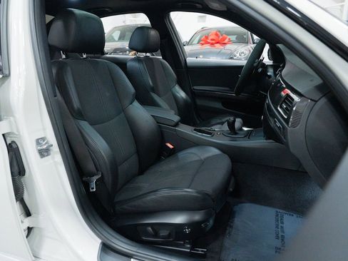 Used 2011 BMW M3 image 37
