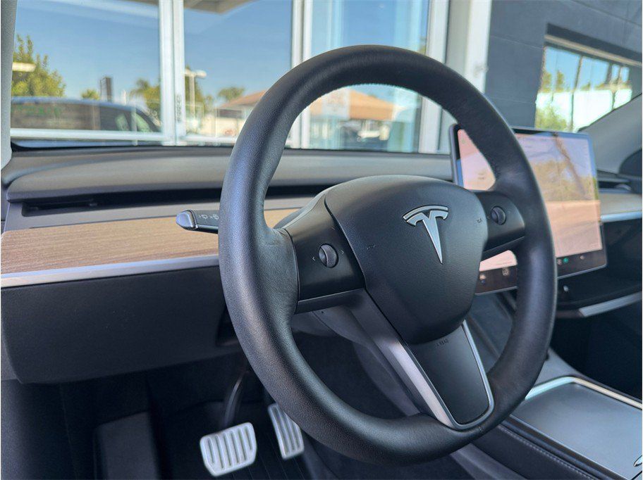 Used 2022 Tesla Model Y Performance AWD/4WD image 19