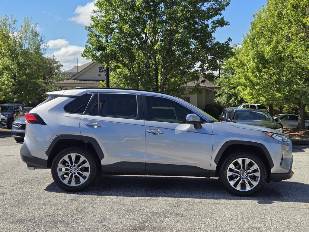Used 2019 Toyota RAV4 Limited FWD image 6