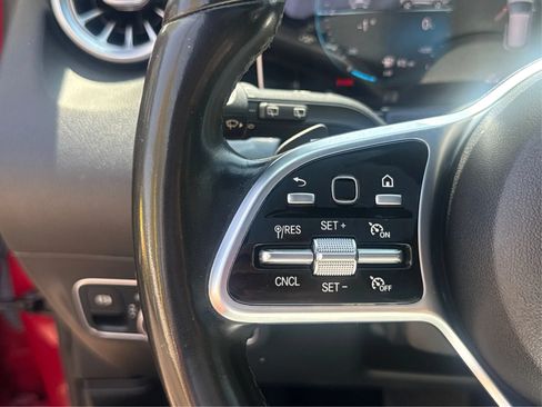 Used 2021 Mercedes-Benz GLA 250 4MATIC w/ Premium Package image 35