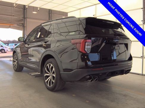 Used 2020 Ford Explorer ST image 2
