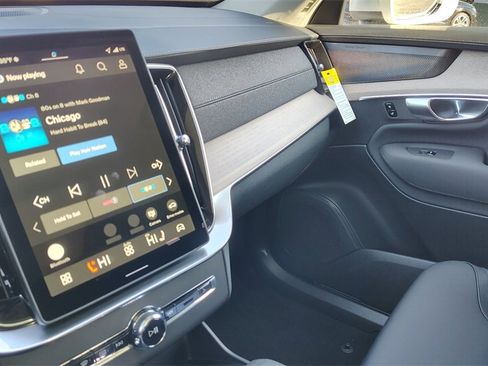 New 2026 Volvo XC90 B6 Plus image 25