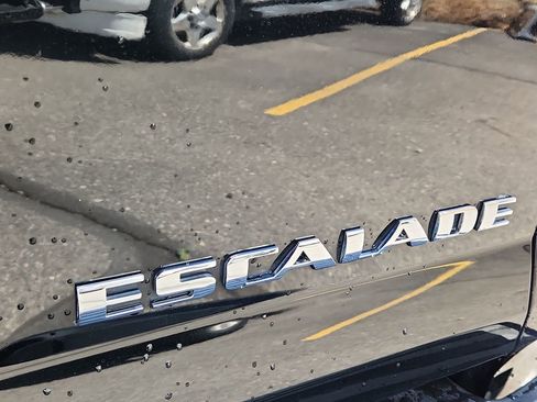 Used 2013 Cadillac Escalade EXT Luxury AWD/4WD image 5