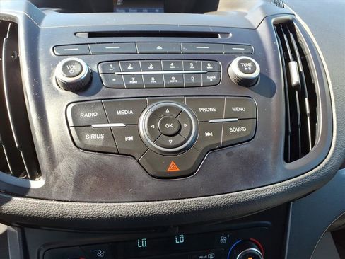 Used 2017 Ford Escape SE image 16