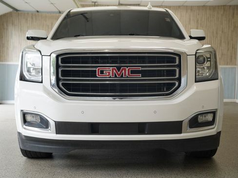 Used 2017 GMC Yukon XL SLT AWD/4WD image 3