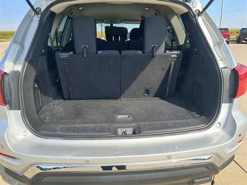 Used 2019 Nissan Pathfinder SV image 13