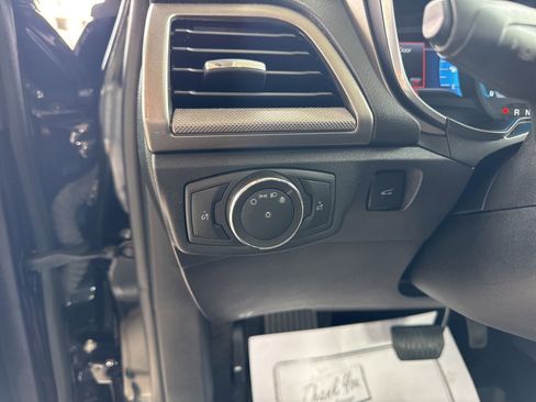 Used 2020 Ford Fusion SE AWD/4WD image 24