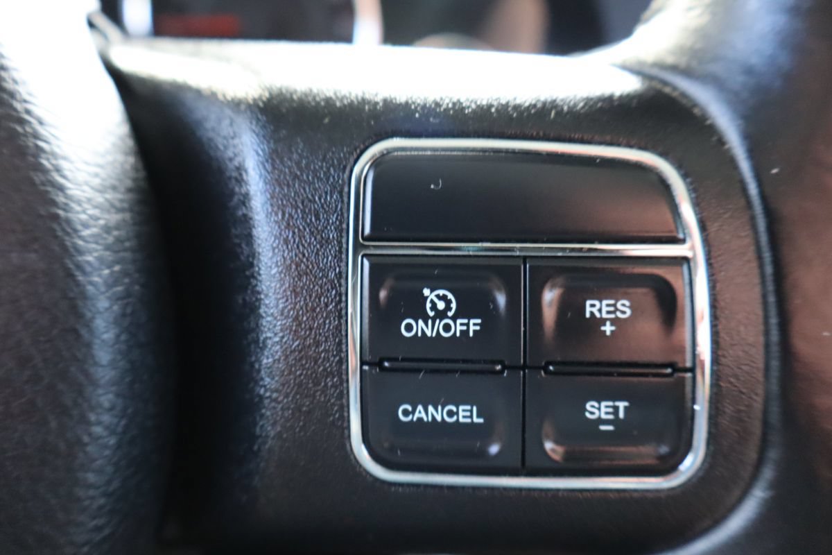Used 2015 Jeep Wrangler Unlimited Rubicon w/ Connectivity Group AWD/4WD image 31