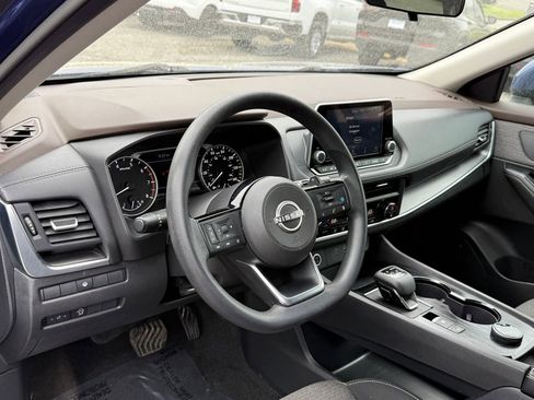 Used 2023 Nissan Rogue SV AWD/4WD image 11