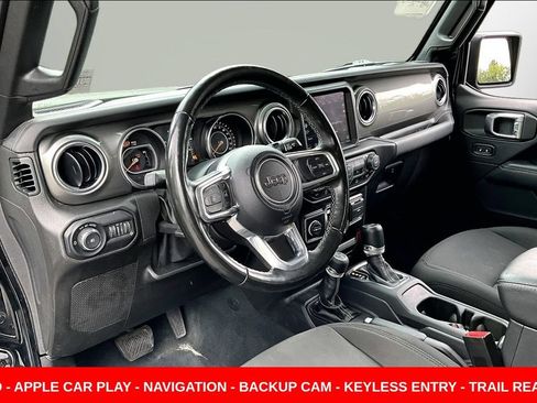Used 2022 Jeep Wrangler Unlimited Sahara w/ LED Lighting Group AWD/4WD image 17