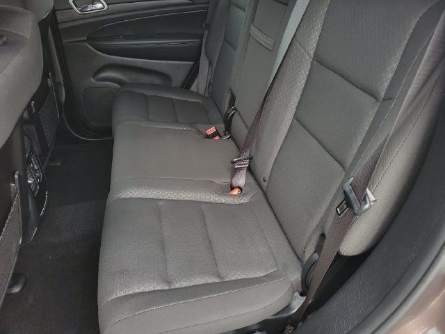 Used 2020 Jeep Grand Cherokee Laredo AWD/4WD image 10