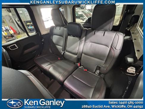 Used 2022 Jeep Wrangler Unlimited Rubicon w/ Cold Weather Group AWD/4WD image 20