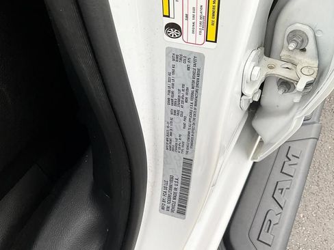 Used 2022 RAM 1500 Laramie AWD/4WD image 36