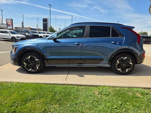 Certified 2023 Kia Niro Wind w/ Wind Preserve Package FWD image 8
