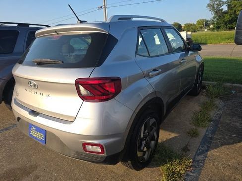 Certified 2023 Hyundai Venue SEL FWD image 5